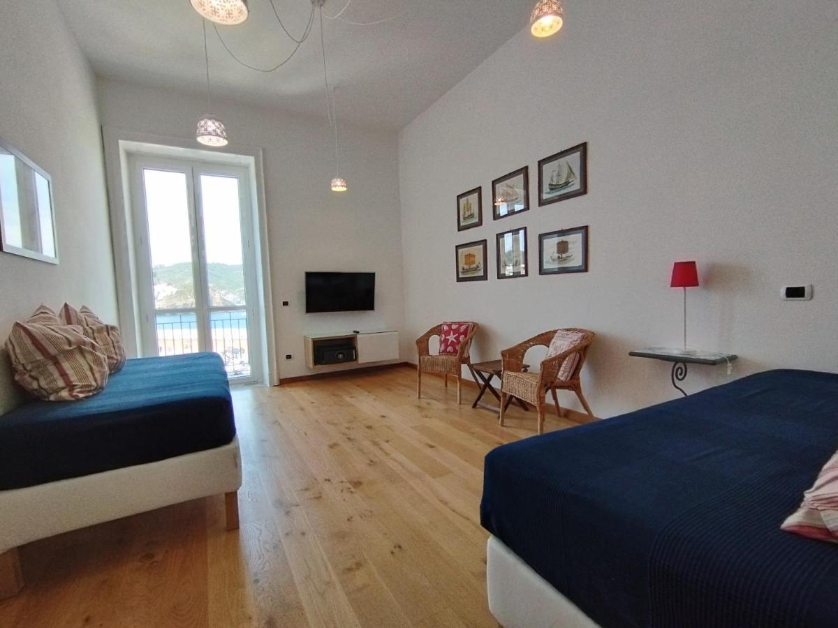 Locanda Mari Ponza Kültér fotó