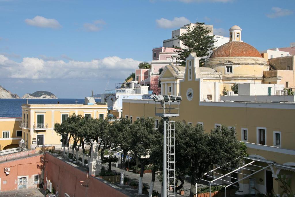 Locanda Mari Ponza Kültér fotó
